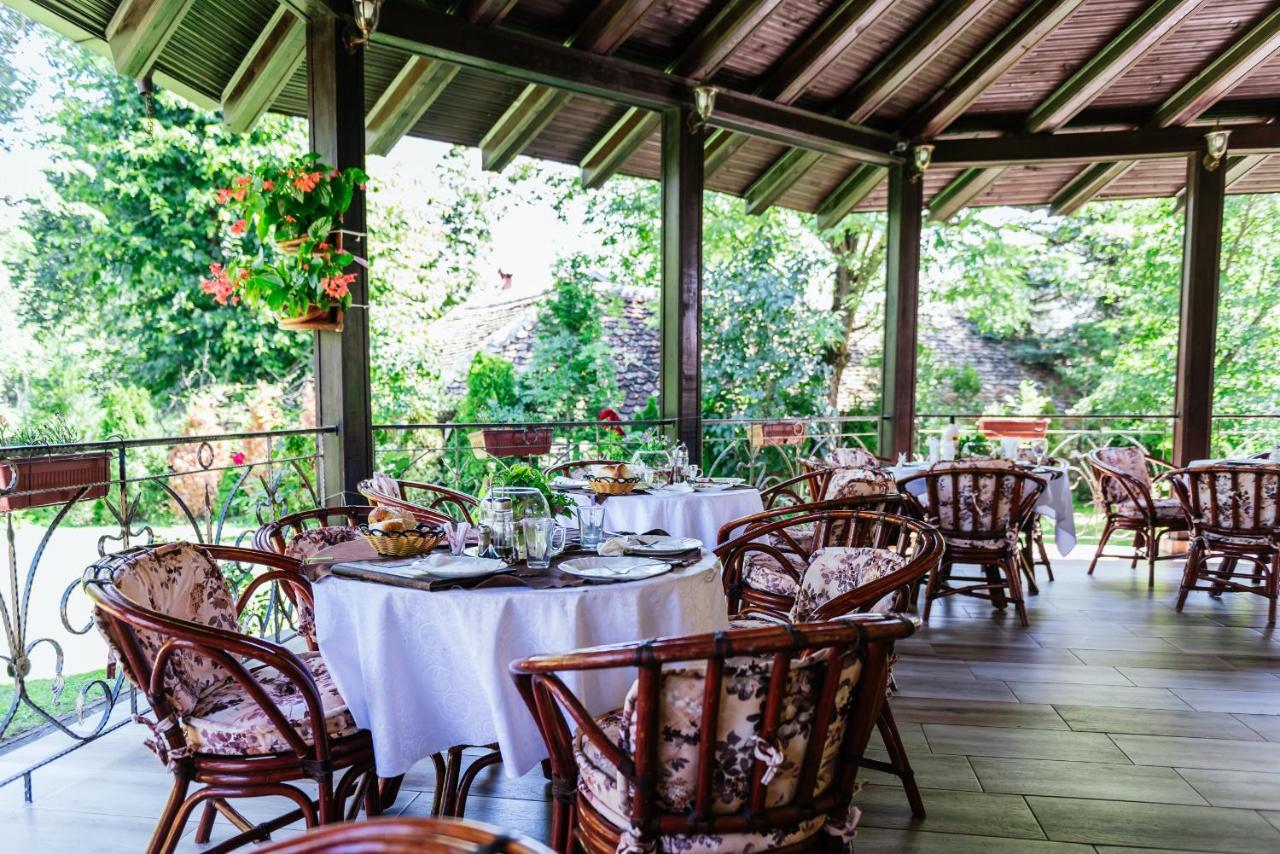 Atos Srebrno Jezero - Villa And Restaurant Veliko Gradiste Exterior photo
