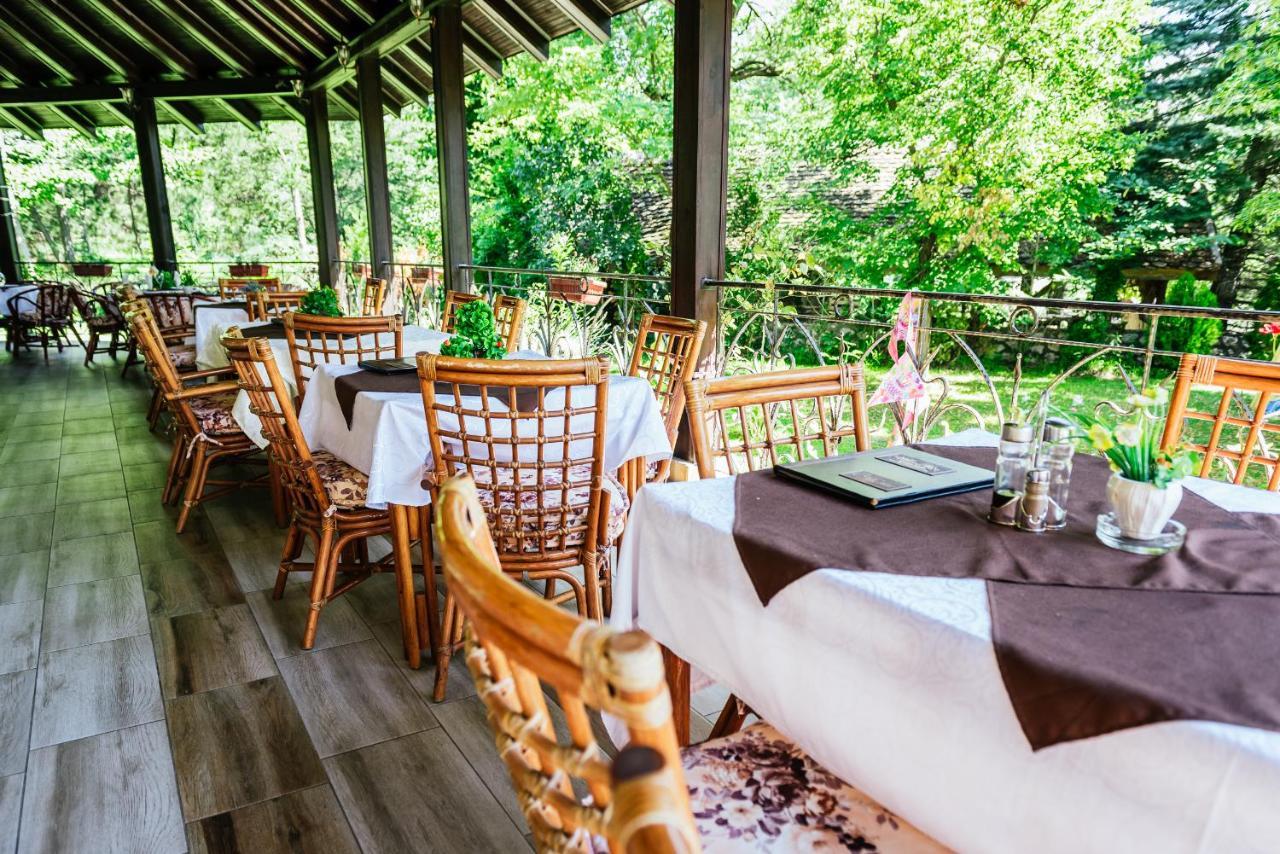Atos Srebrno Jezero - Villa And Restaurant Veliko Gradiste Exterior photo
