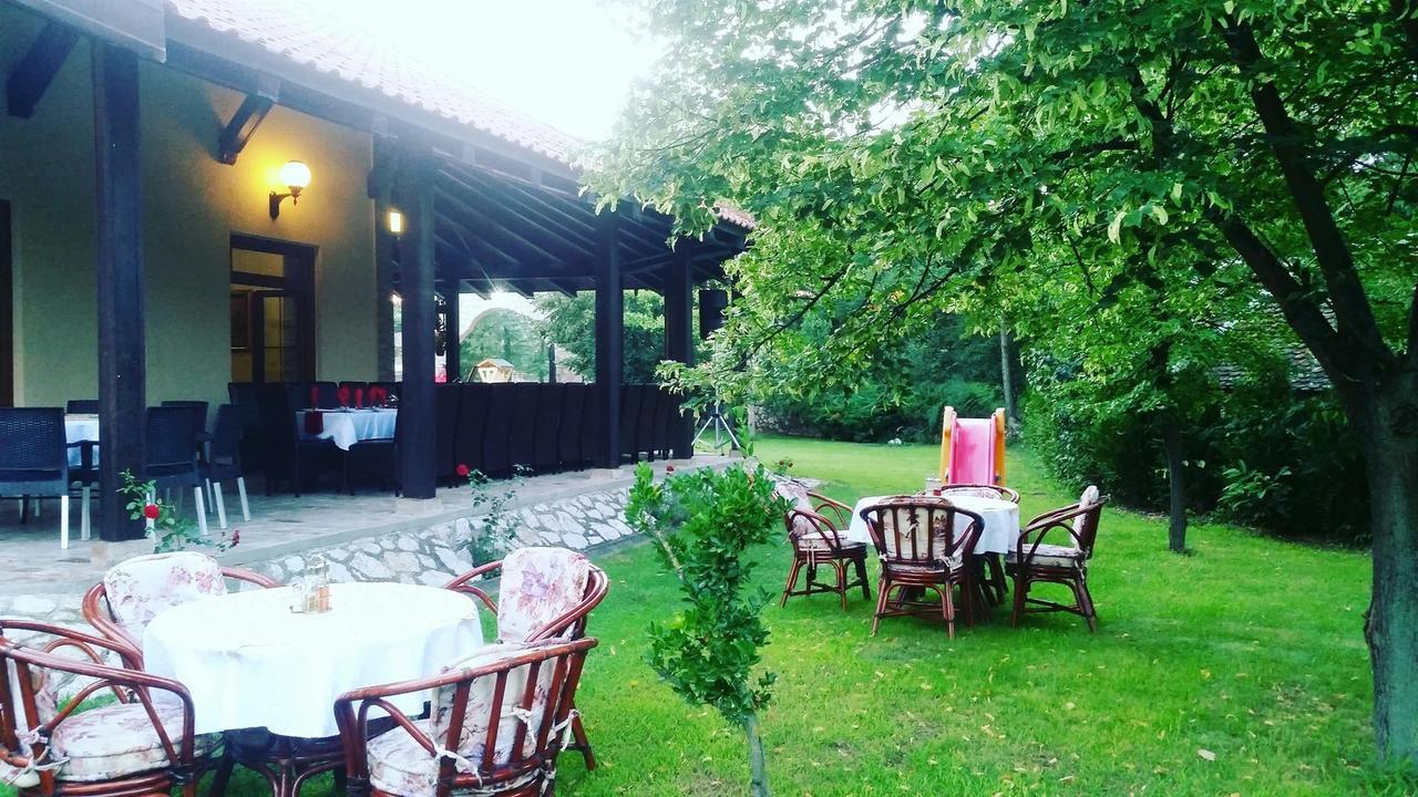 Atos Srebrno Jezero - Villa And Restaurant Veliko Gradiste Exterior photo